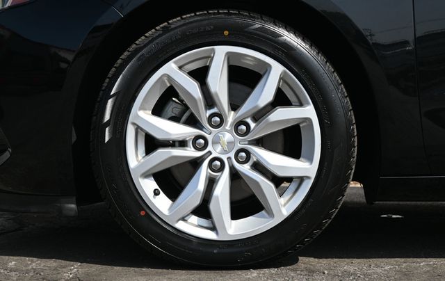 2018 Chevrolet Impala LT - 23003579 - 5