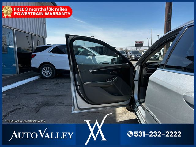 2018 Chevrolet Impala LT Sedan 4D - 22939014 - 9