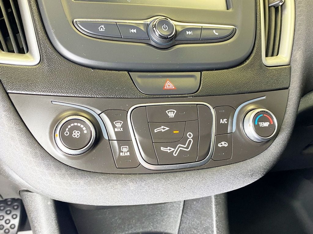 2018 Chevrolet Malibu photo 26