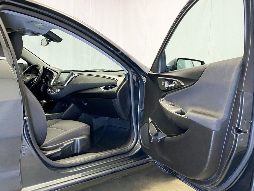 2018 Chevrolet Malibu photo 30
