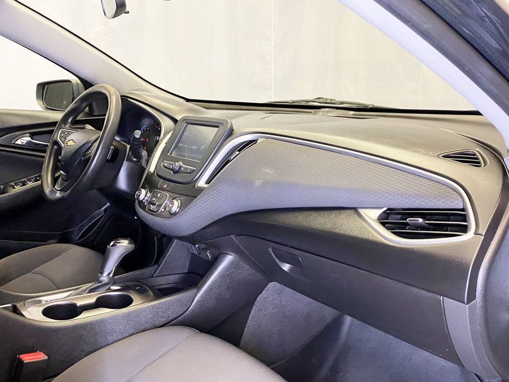 2018 Chevrolet Malibu photo 33