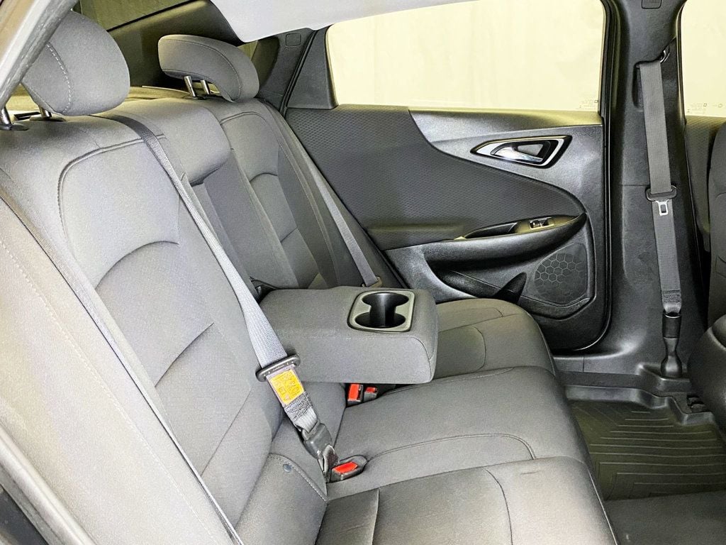 2018 Chevrolet Malibu photo 37