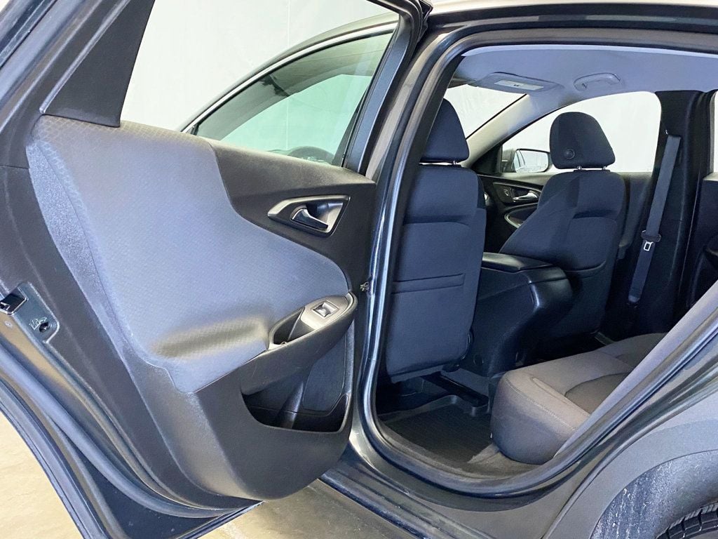 2018 Chevrolet Malibu photo 38