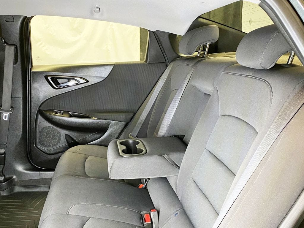 2018 Chevrolet Malibu photo 40