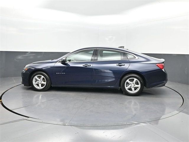 2018 Chevrolet Malibu LS photo 2