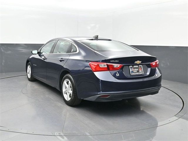 2018 Chevrolet Malibu LS photo 3
