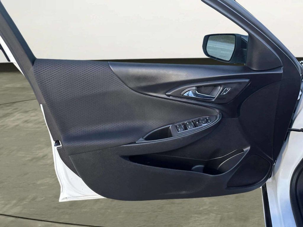 2018 Chevrolet Malibu 4dr Sedan LT w/1LT - 22968403 - 9