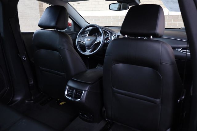 2018 Chevrolet Malibu Hybrid - 23045921 - 22
