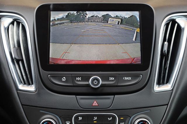2018 Chevrolet Malibu Hybrid - 23045921 - 35