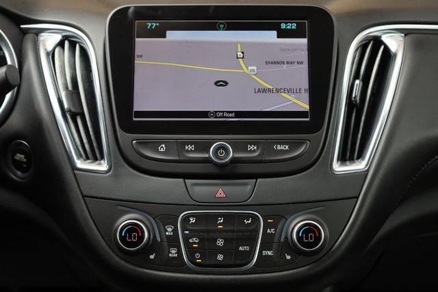 2018 Chevrolet Malibu Hybrid - 23045921 - 36