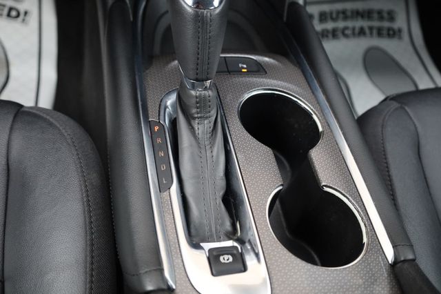 2018 Chevrolet Malibu Hybrid - 23045921 - 40