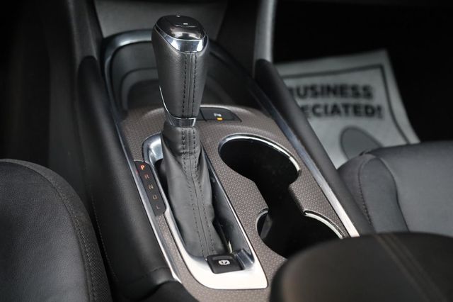 2018 Chevrolet Malibu Hybrid - 23045921 - 41