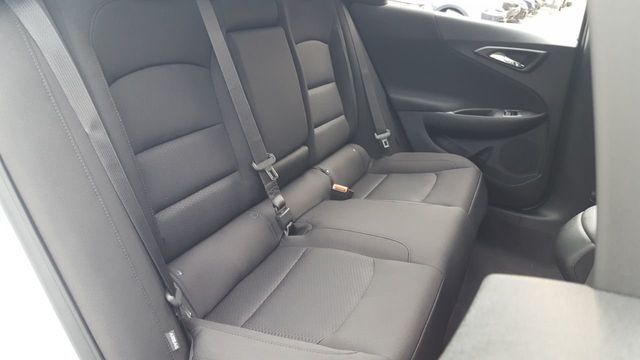 2018 Chevrolet Malibu LS - 18177051 - 10