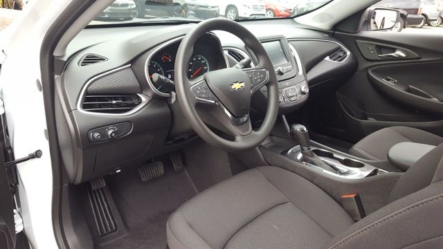 2018 Chevrolet Malibu LS - 18177051 - 13