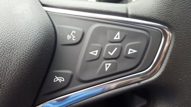 2018 Chevrolet Malibu LS - 18177051 - 17