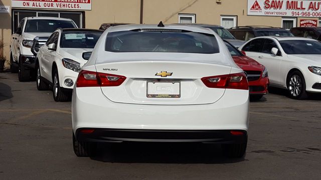 2018 Chevrolet Malibu LS - 18177051 - 4