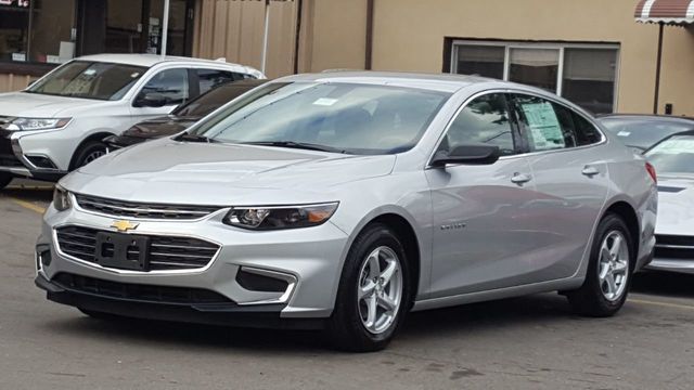 2018 Chevrolet Malibu LS - 18177052 - 0