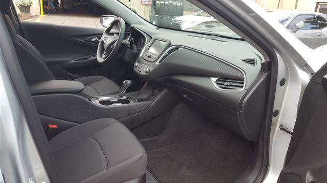 2018 Chevrolet Malibu LS - 18177052 - 9