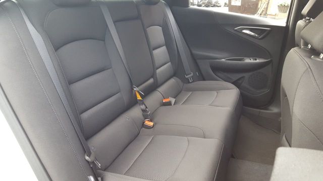 2018 Chevrolet Malibu LS - 18177052 - 11