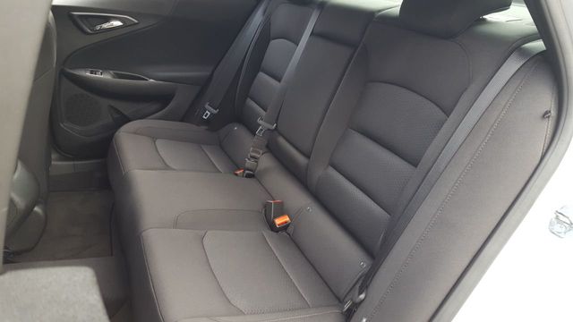 2018 Chevrolet Malibu LS - 18177052 - 12