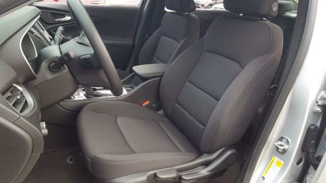 2018 Chevrolet Malibu LS - 18177052 - 13