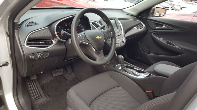 2018 Chevrolet Malibu LS - 18177052 - 14
