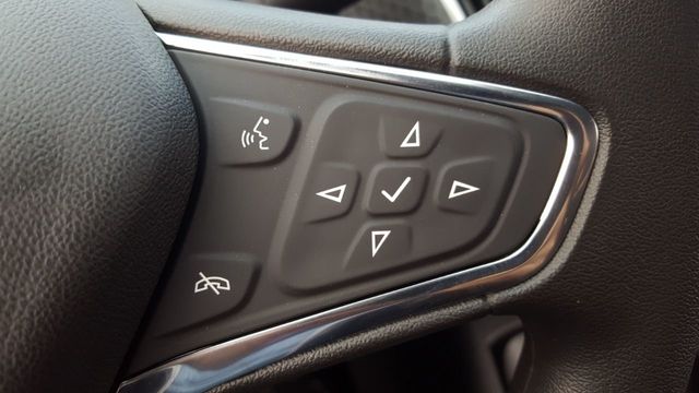 2018 Chevrolet Malibu LS - 18177052 - 18