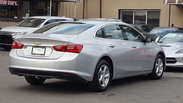 2018 Chevrolet Malibu LS - 18177052 - 3