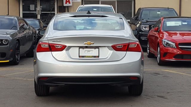 2018 Chevrolet Malibu LS - 18177052 - 4