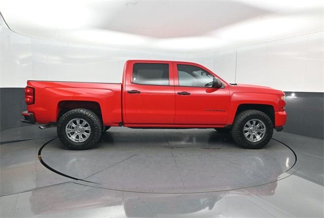 2018 Chevrolet Silverado 1500 2WD Crew Cab 143.5" Custom - 22956382 - 28