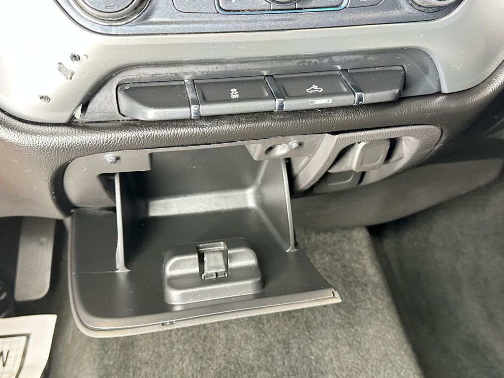2018 Chevrolet Silverado 1500 4WD Crew Cab 143.5" LT w/1LT - 23088587 - 22