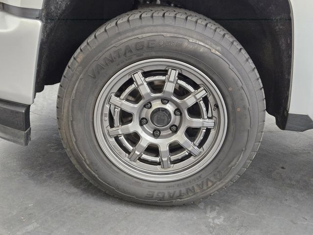 2018 Chevrolet Silverado 1500 4WD Crew Cab 143.5" LT w/2LT - 22977701 - 4