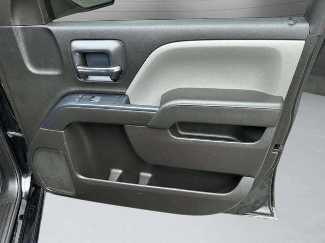 2018 Chevrolet Silverado 1500 4WD Double Cab 143.5" Custom - 22916437 - 16