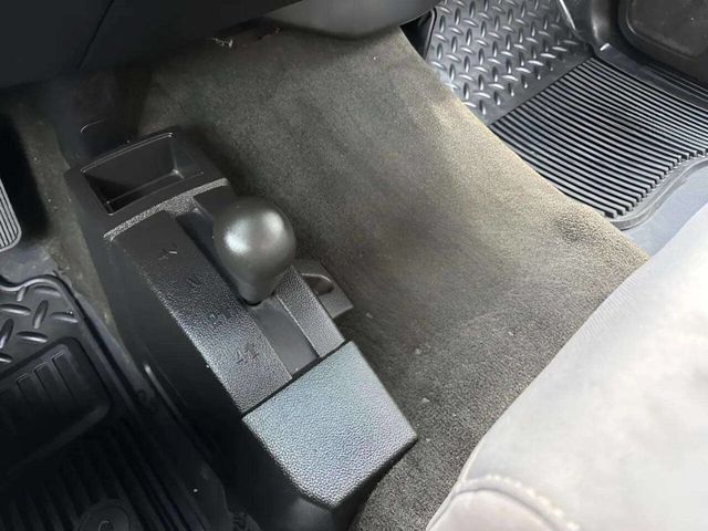 2018 Chevrolet Silverado 1500 4WD Double Cab 143.5" Custom - 22916437 - 31