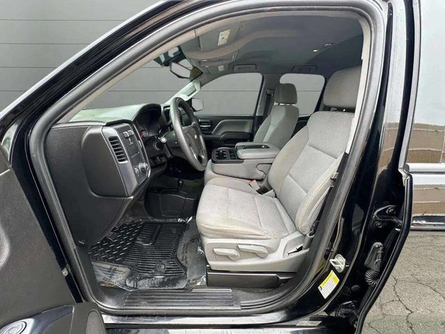 2018 Chevrolet Silverado 1500 4WD Double Cab 143.5" Custom - 22916437 - 34