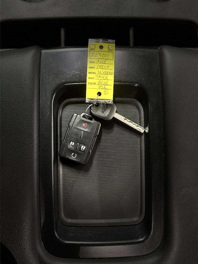 2018 Chevrolet Silverado 1500 4WD Double Cab 143.5" LT w/1LT - 22988109 - 38