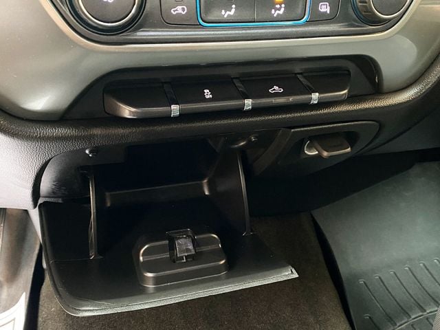 2018 Chevrolet Silverado 1500 4WD Double Cab 143.5" LT w/1LT - 22994957 - 30