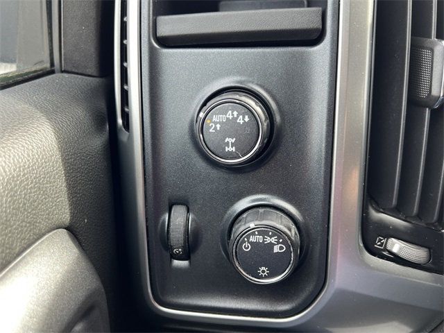 2018 Chevrolet Silverado 1500 4WD Double Cab 143.5" LT w/1LT - 22947313 - 16