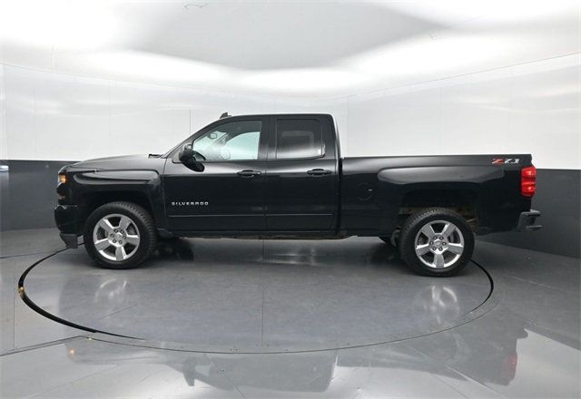 2018 Chevrolet Silverado 1500 photo 2