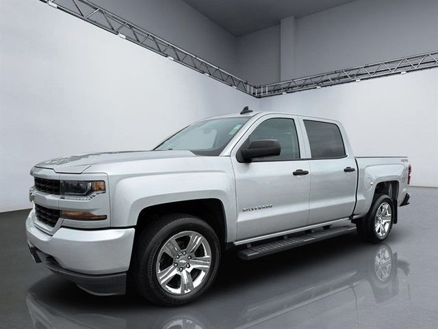 2018 Chevrolet Silverado 1500 Custom Crew Cab 4WD - 23032840 - 10