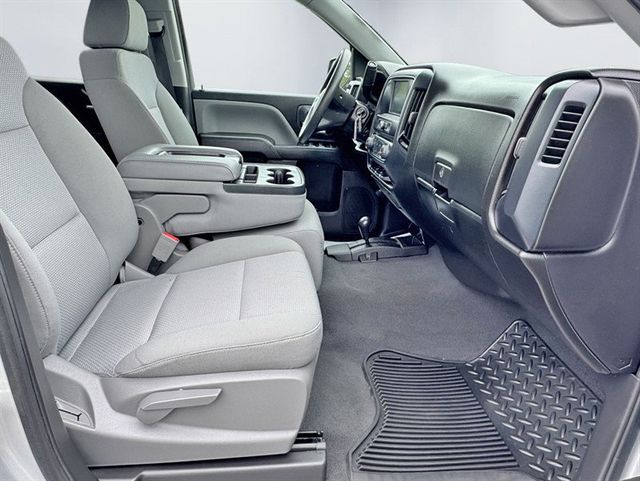 2018 Chevrolet Silverado 1500 Custom Crew Cab 4WD - 23032840 - 22