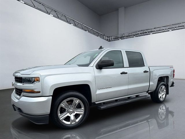 2018 Chevrolet Silverado 1500 Custom Crew Cab 4WD - 23032840 - 25