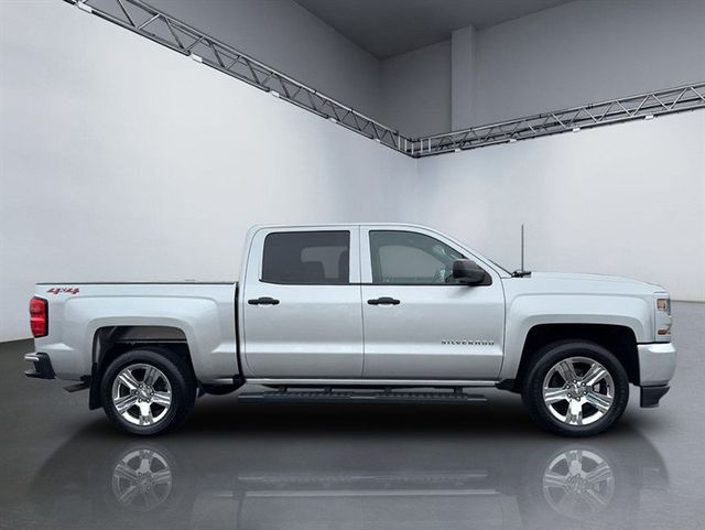 2018 Chevrolet Silverado 1500 Custom Crew Cab 4WD - 23032840 - 2