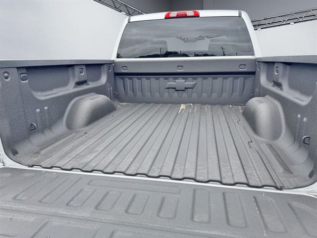 2018 Chevrolet Silverado 1500 Custom Crew Cab 4WD - 23032840 - 6