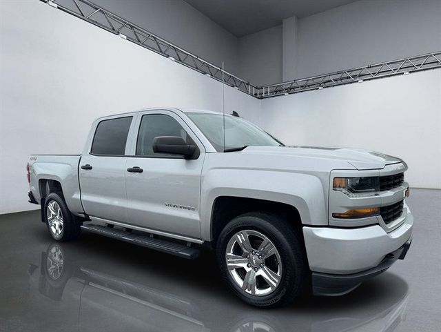 2018 Chevrolet Silverado 1500 Custom Crew Cab 4WD - 23032840 - 8