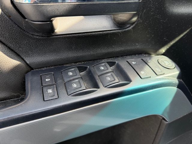 2018 Chevrolet Silverado 1500 LT - 22989927 - 16