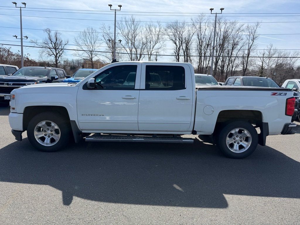 2018 Chevrolet Silverado 1500 LT - 22989927 - 3