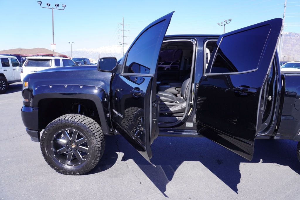 2018 Chevrolet Silverado 1500 LT - 23008900 - 18