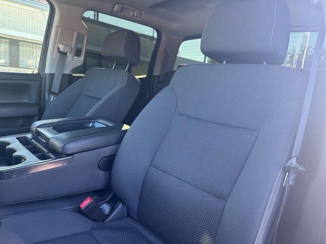 2018 Chevrolet Silverado 1500 LT 4x2 4dr Crew Cab 5.8 ft. SB - 22665952 - 9