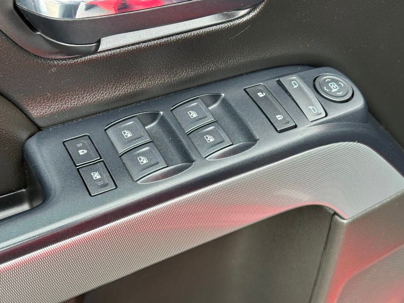 2018 Chevrolet Silverado 1500 LT 4x4 4dr Crew Cab 5.8 ft. SB - 22887054 - 16